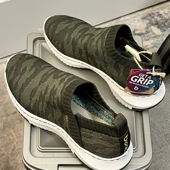 ๐๐๐ฒ๐ฟ๐ฎ ๐๐ช๐ถ๐ธ๐พ๐ฏ๐๐ช๐ฐ๐ฎ ๐ข๐๐ฒ๐น-๐๐ท ๐๐ฃ๐ฑ๐๐ฎ๐ฃ๐ฒ๐ ๐ข๐ฑ๐ธ๐ฎ๐ข - Picture 4 of 5